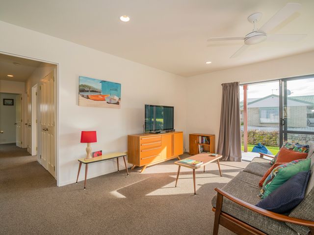 Sunlight Bach - Whitianga Holiday Home - 1078807 - photo 3