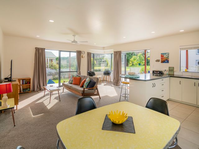 Sunlight Bach - Whitianga Holiday Home - 1078807 - photo 5