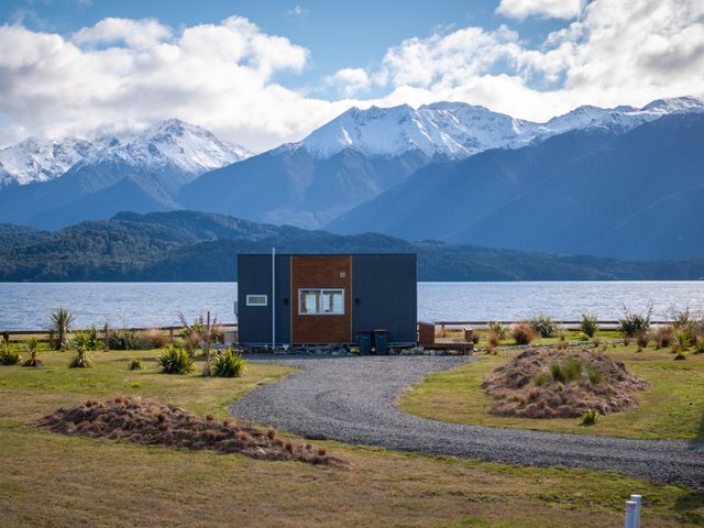 Tiny Piece of Paradise - Te Anau Tiny House - 1079033 - photo 1