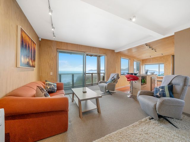 Rippling Waves Lookout - Raumati South Home - 1079778 - photo 4