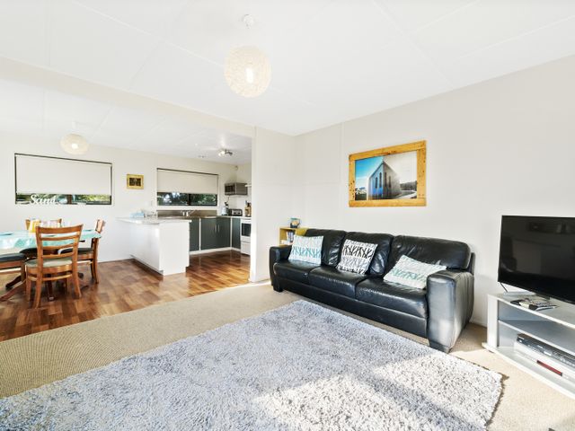 Babbacombe Bach - Otaki Beach Holiday Home - 1080171 - photo 5