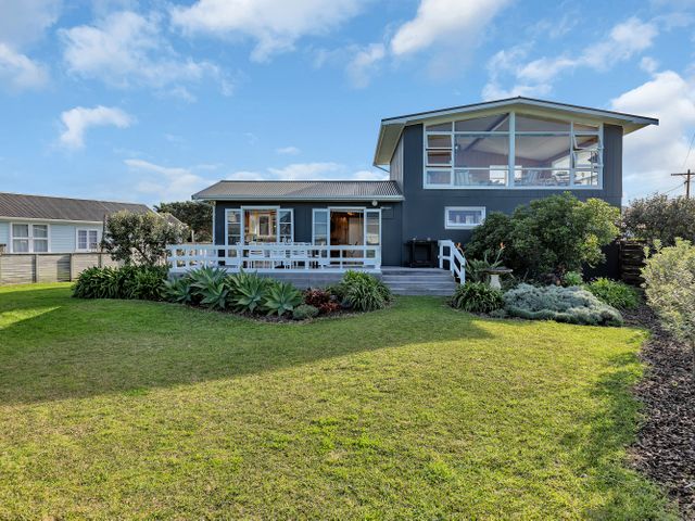 Matapouri Magic - Matapouri Holiday Home - 1082313 - photo 1 