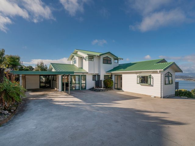 Sensational on Centennial - Whitianga Holiday Home - 1083675 - photo 2