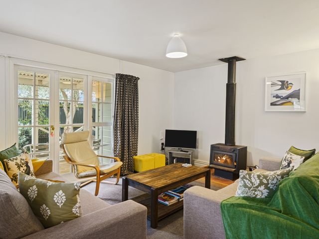 Pendreigh Cottage - Martinborough Holiday Home - 1087445 - photo 2