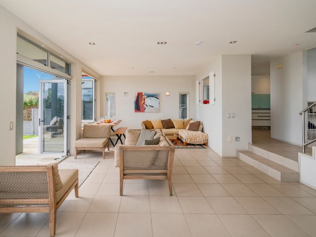 Hahei Oceanfront - Hahei Holiday Home - 1088201 - photo 4