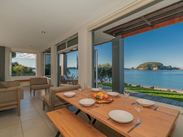 Hahei Oceanfront - Hahei Holiday Home - 1088201 - photo 2