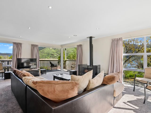 Millard House - Marlborough Sounds - 1088382 - photo 3