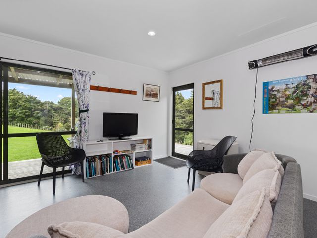 Totara Folly - Mangawhai Holiday Home - 1088854 - photo 3