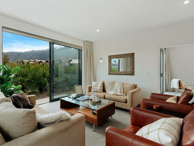 Jacks Point Family Retreat - Jacks Point Home - 1089179 - photo 2
