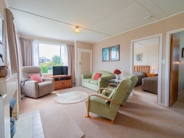 Rustlein Cottage - Te Anau Holiday Home - 1090707 - photo 2
