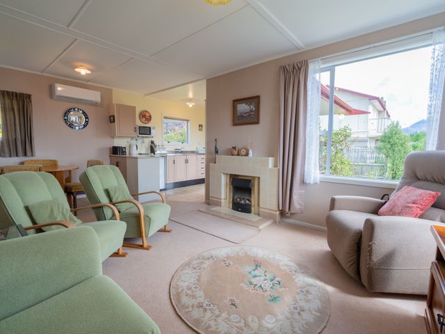 Rustlein Cottage - Te Anau Holiday Home - 1090707 - photo 4