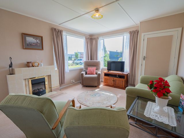 Rustlein Cottage - Te Anau Holiday Home - 1090707 - photo 5