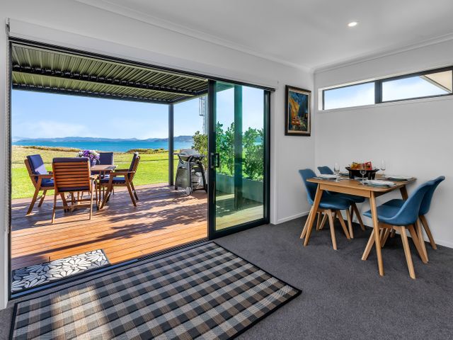 The Leading Light - One Tree Point Holiday Home - 1094616 - photo 5