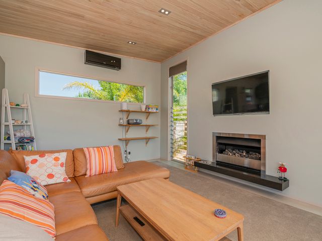 Castaway Bach - Whangamata Holiday Home - 1096589 - photo 4