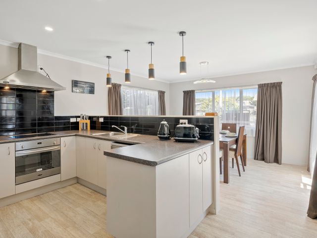 Hunia Haven - Himatangi Beach Holiday Home - 1096850 - photo 4