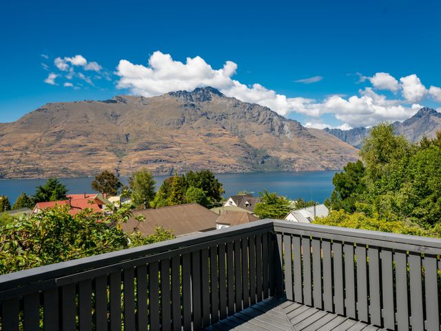 Arawata Lodge - Queenstown Holiday Home - 1098292 - photo 1