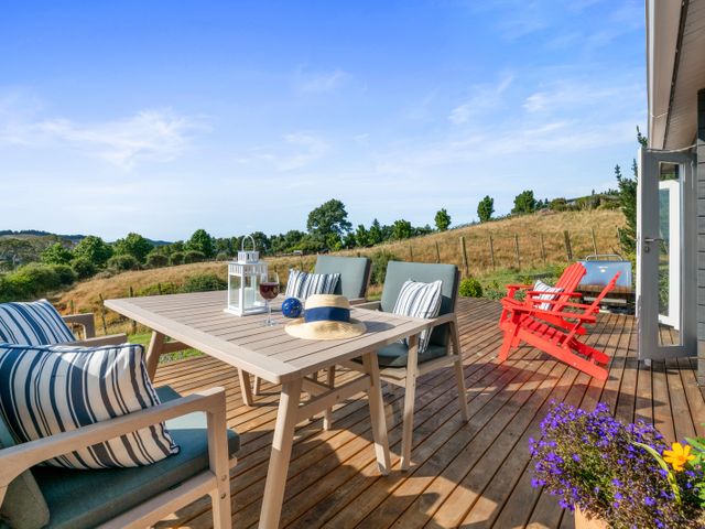 Kaiate - Papamoa Hills Holiday Cabin - 1099091 - photo 2