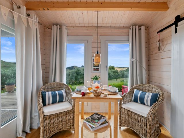 Kaitipu - Papamoa Hills Holiday Cabin - 1099092 - photo 3