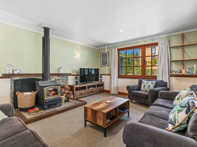 The Cottage on the Hill - Wānaka Holiday Home - 1100215 - photo 2