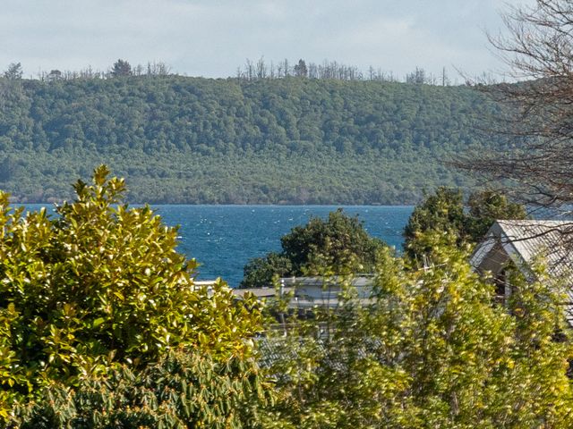 Rainbow Lake House - Lake Taupō Holiday Home - 1102233 - photo 5