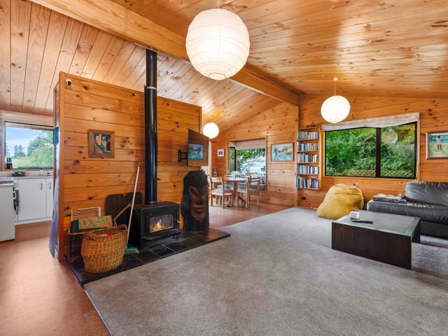 Rutherfurd Lakehouse -  Taupō Holiday Home - 1103979 - photo 3