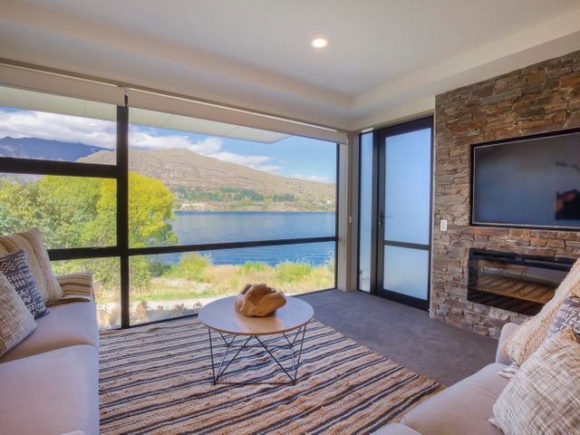 Lake View Villa - Queenstown Holiday Villa - 1104895 - photo 3