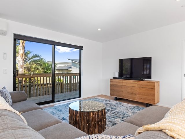 Tuturu Bliss - Ruakākā Holiday Home - 1107313 - photo 3