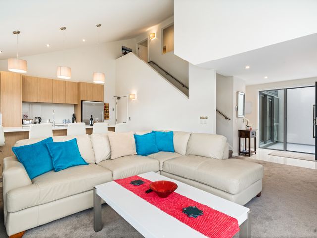 Lakeview Retreat - Queenstown Holiday Home - 1107815 - photo 2