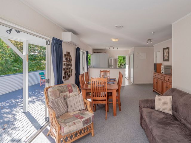 Seashells Bach - Whangamatā Holiday Home - 1108109 - photo 3