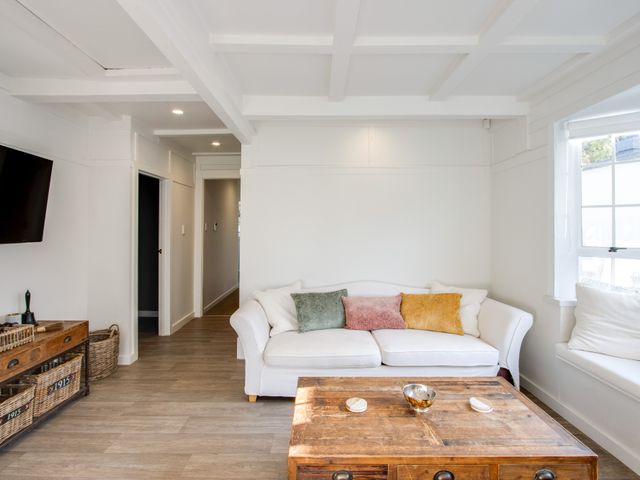 Kuku Villa - Te Awanga Holiday Home - 1111709 - photo 5