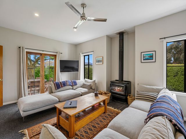 Kokomea House - Wanaka Holiday Home - 1112182 - photo 3