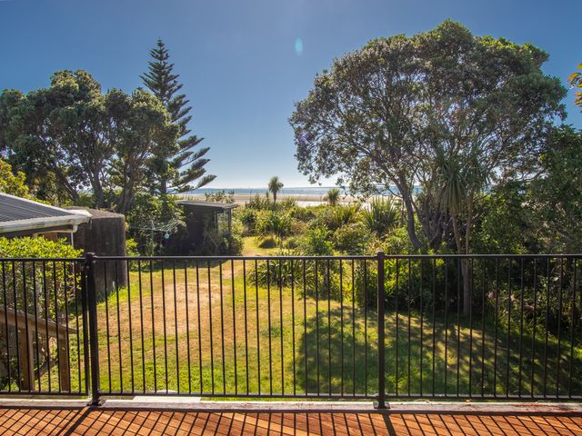 Godwit Cottage - Pākawau Beachfront Holiday Home - 1114904 - photo 2