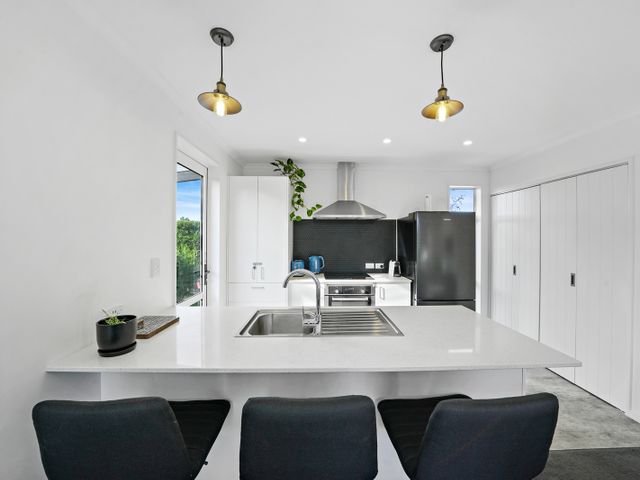 Treasure on Tuscan - Martinborough Holiday Home - 1116011 - photo 5