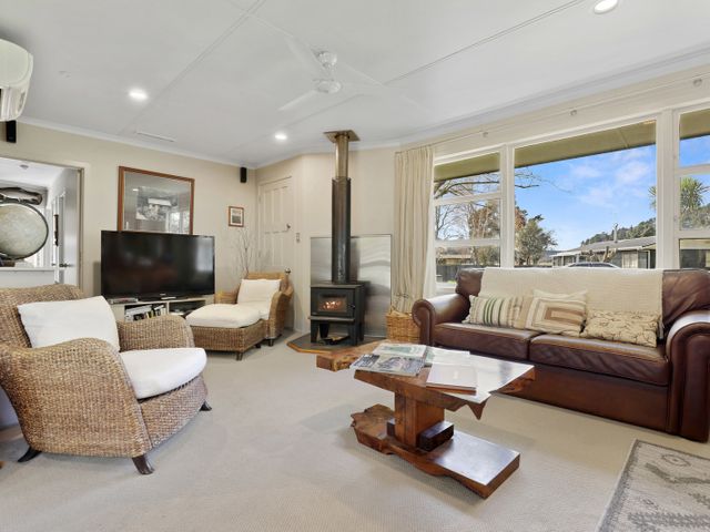 Pukeko Lodge - Tūrangi Holiday Home - 1118575 - photo 4