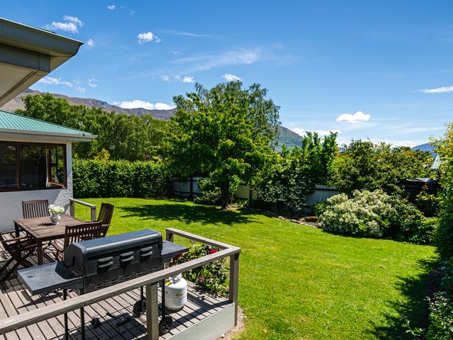 Downtown Delight - Wanaka Holiday Home - 1121745 - photo 2