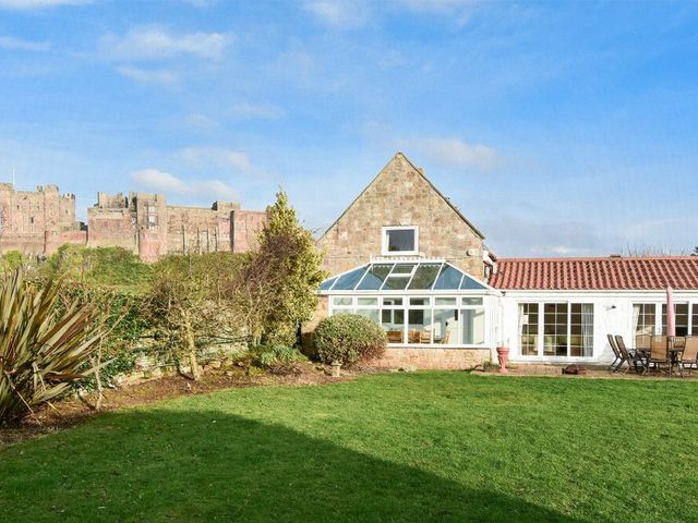 cottages-in-bamburgh-northumbria-coast-country-cottages