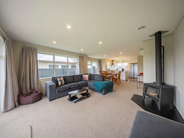 Fiordland Getaway - Te Anau Holiday Home - 1123965 - photo 5