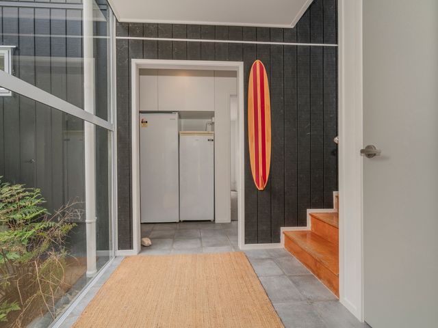 Black House Lookout - Kuaotunu Holiday Home - 1124403 - photo 3