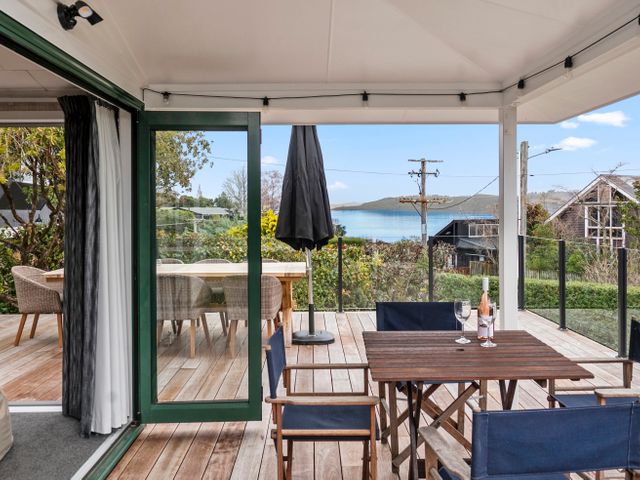 Radiant Rainbow Point - Taupo Holiday Home - 1124592 - photo 2