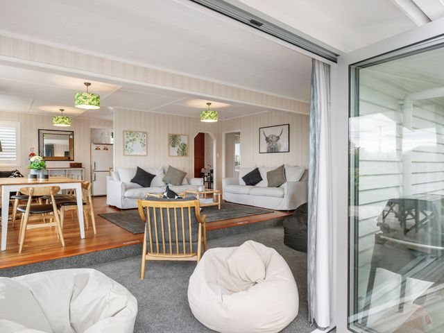 Radiant Rainbow Point - Taupo Holiday Home - 1124592 - photo 4