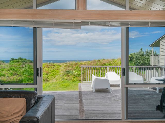 Ocean Beach Beauty - Tairua Holiday Home - 1124749 - photo 2