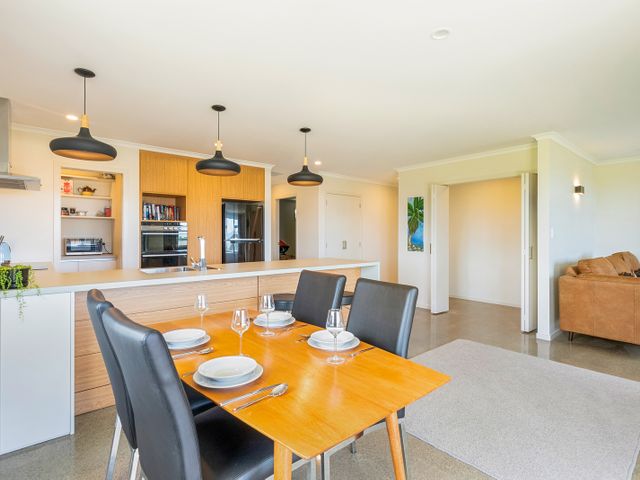 Matenga Townhouse - Waikanae Holiday Home - 1125156 - photo 2