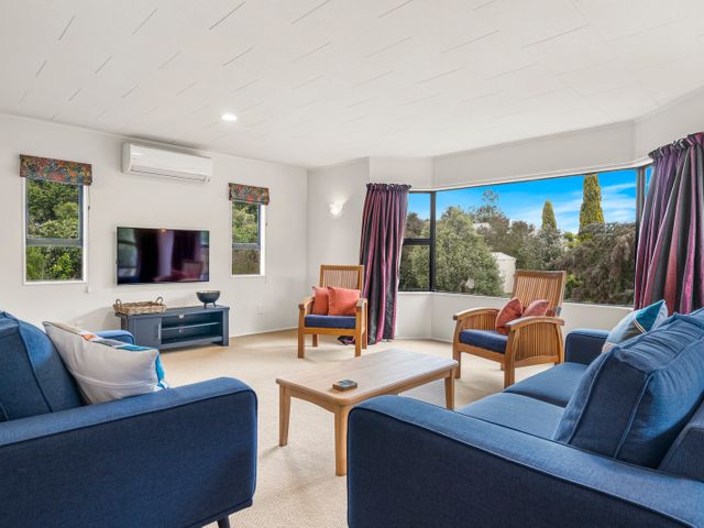 Regent Retreat – Martinborough Holiday Home - 1125162 - photo 5