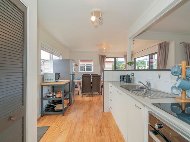 Beach House on Hetherington - Whangamata Home - 1125254 - photo 5