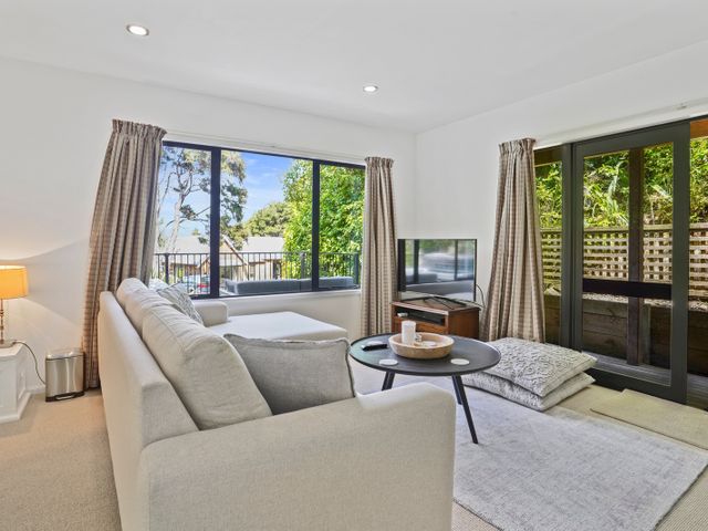Bushside Cottage - Akaroa Holiday Home - 1125662 - photo 3