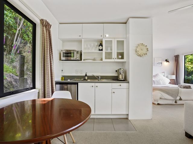 Bushside Cottage - Akaroa Holiday Home - 1125662 - photo 2