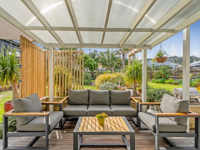 Coast Awhile - Whangamata Holiday Home - 1125888 - photo 2