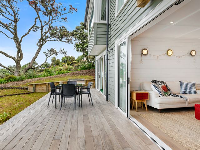 MaiMoana - Hatfields Beach Cliff-Top Retreat - 1126214 - photo 3