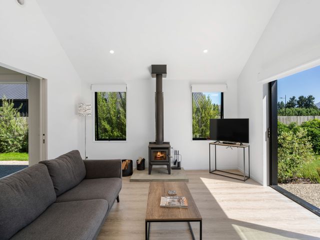 Northlake Hideaway - Wanaka Holiday Home - 1126492 - photo 3