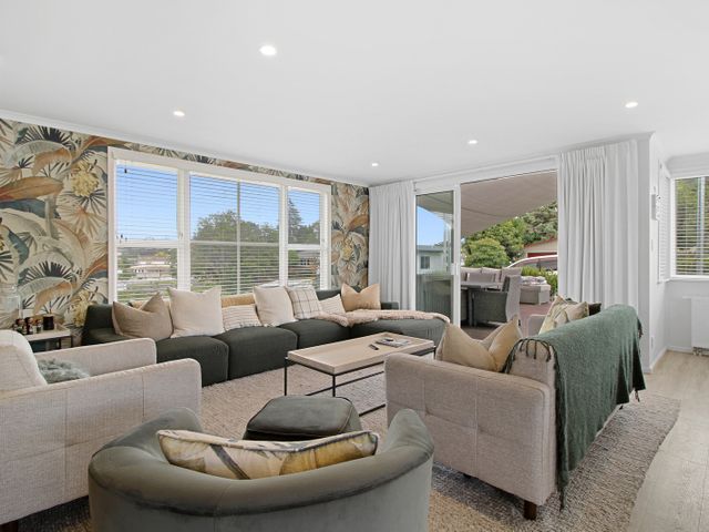 Masters Manor - Mangakino Holiday Home - 1128798 - photo 3